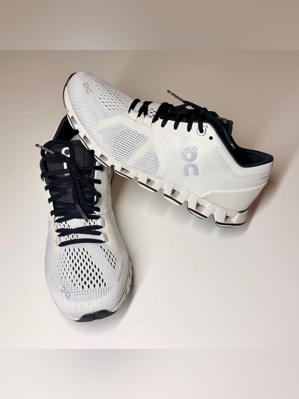 On Running Women’s Cloud X White and Black  Athletic Running Shoes Size- 6